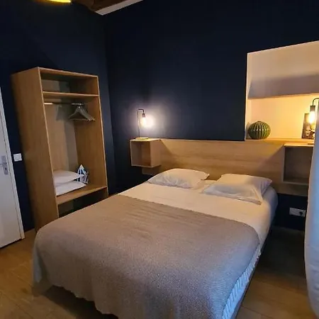 Apartment Transparent Marais Paris