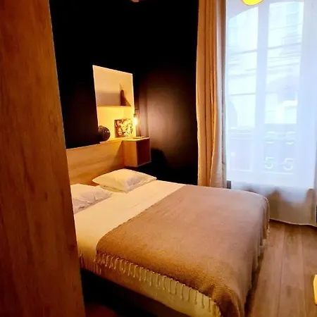 Transparent Marais Apartment