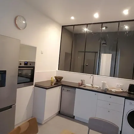 Transparent Marais Apartment