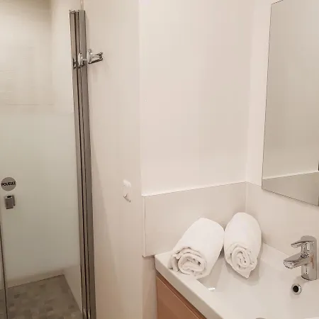 Transparent Marais Apartment *