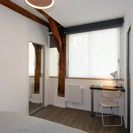 Transparent Marais Paris