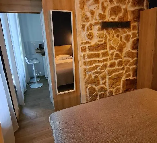 Transparent Marais דירה