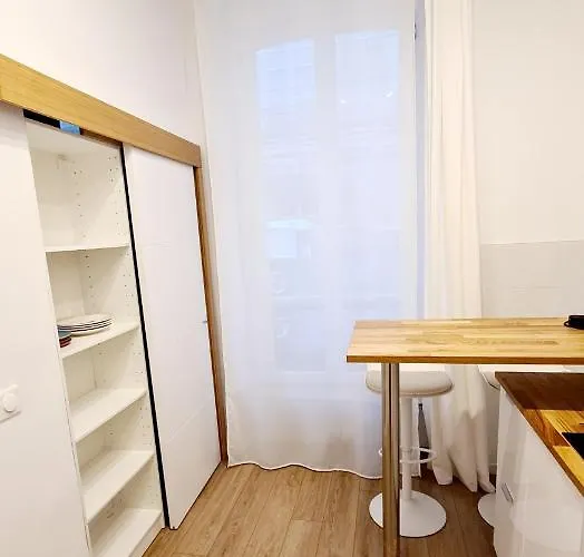 Transparent Marais דירה